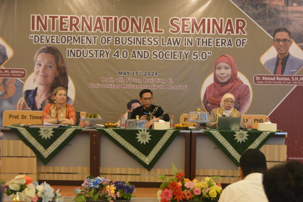 Faculty of Law Organizes International Seminar with the Theme e "Development of Business Law in the Era of Industry 4.0 and Society 5.0"