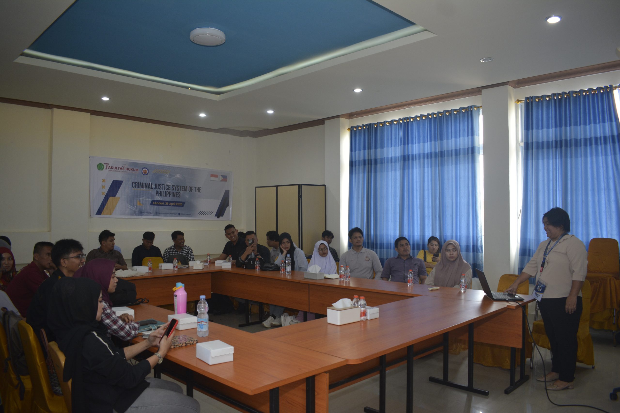 Fakultas Hukum UM Kendari Gelar Kelas Internasional Bertema Sistem Peradilan Pidana di Filipina