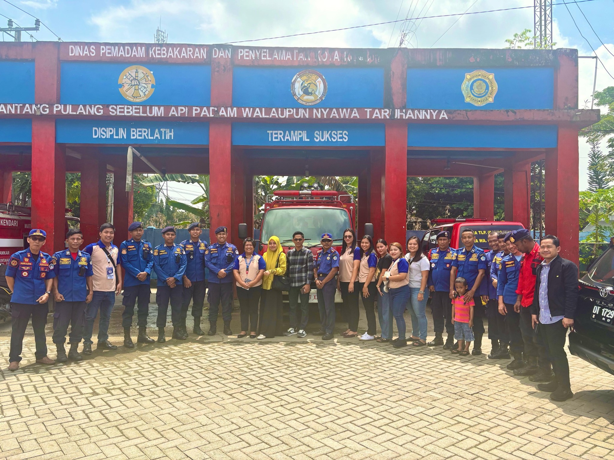 Fakultas Hukum UM Kendari dan NEUST Philippines Kunjungi Dinas Pemadam Kebakaran Kota Kendari, Bahas Perbedaan Kelembagaan Damkar Indonesia-Filipina