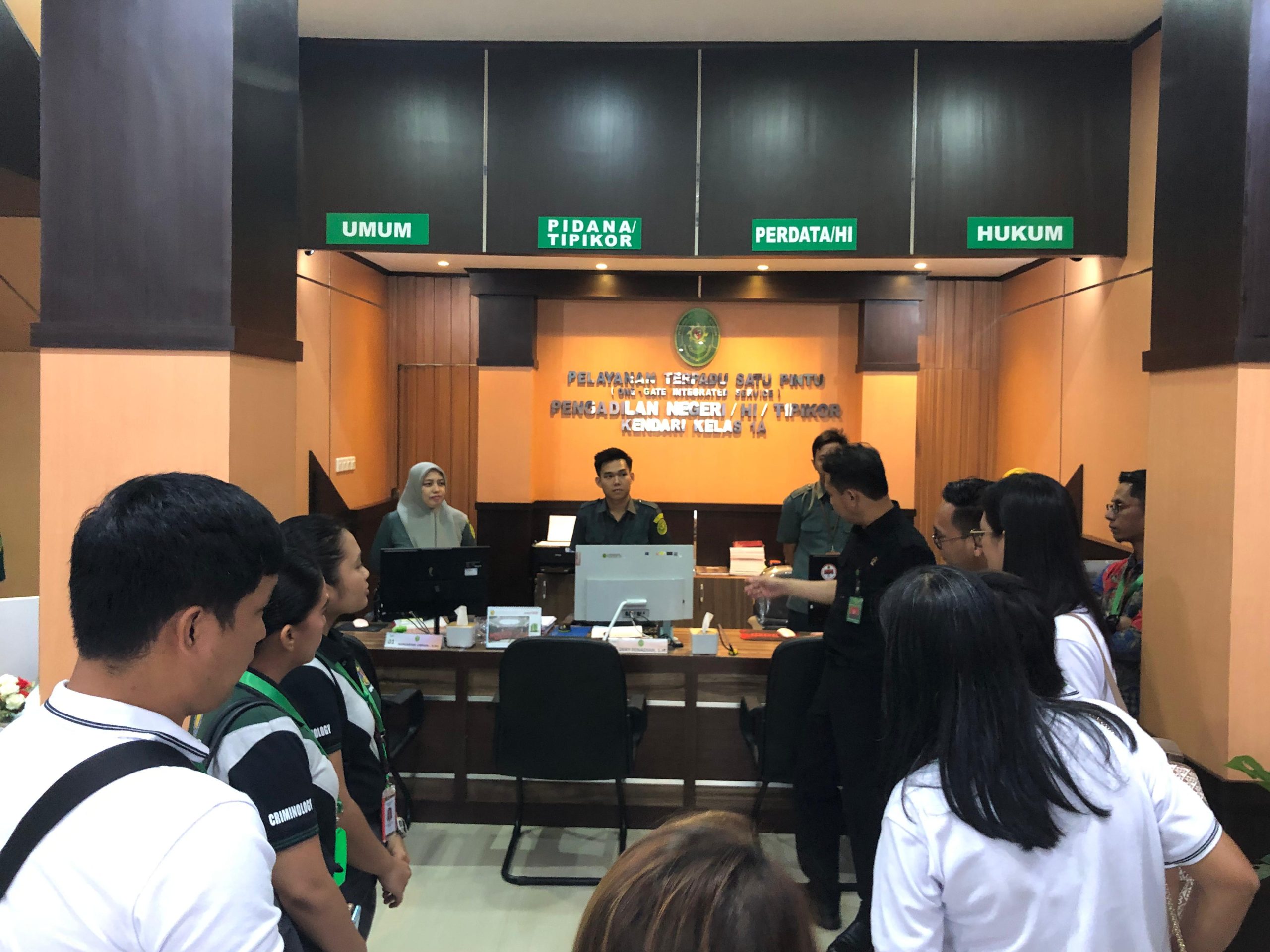 Fakultas Hukum UM Kendari dan College of Criminology NEUST Philippines Lakukan Kunjungan Akademik ke Pengadilan Negeri Kendari